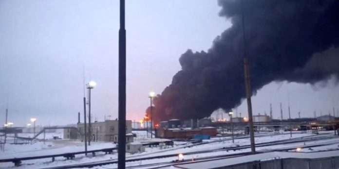 incendiu rafinarie rusia drona