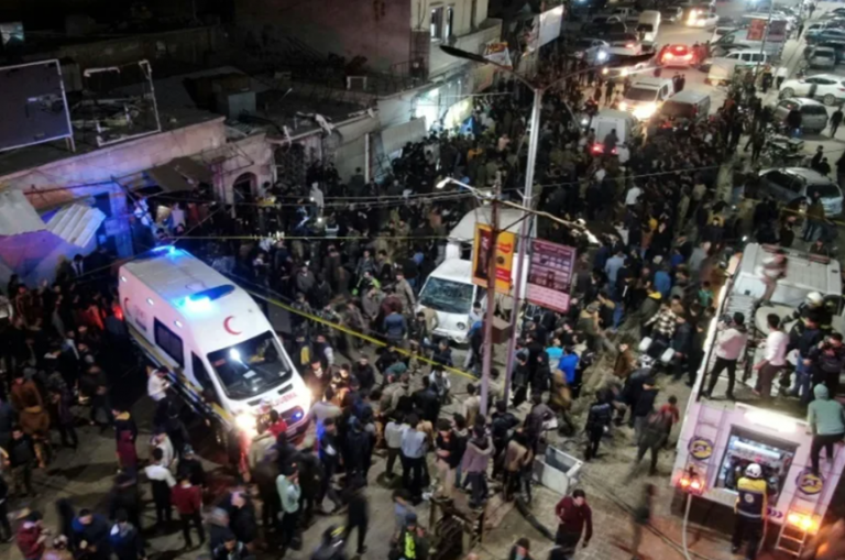 AFP: Cel puţin opt morţi şi 23 de răniţi după ce o maşină-capcană a explodat în nordul Siriei