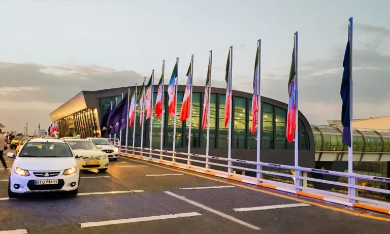 Aeroporturile din Iran şi-au anulat zborurile până luni dimineaţă
