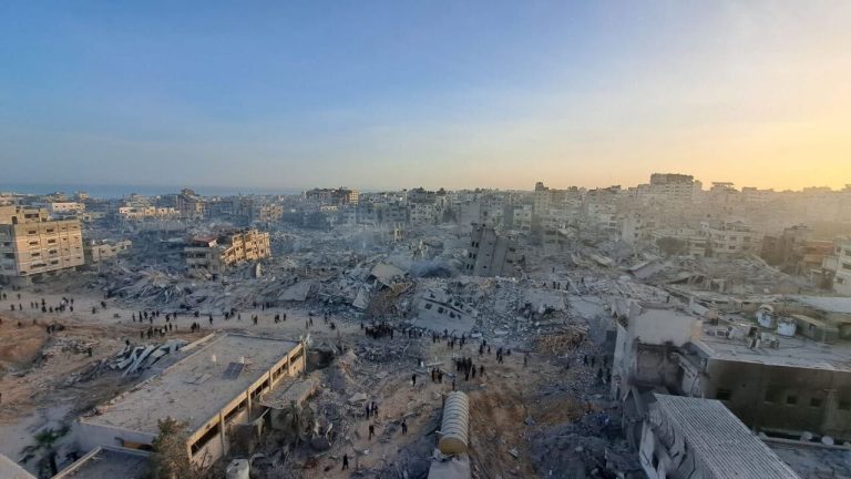 Hamas: Israelul îşi retrage tancurile din Spitalul Al-Shifa, după două săptămâni