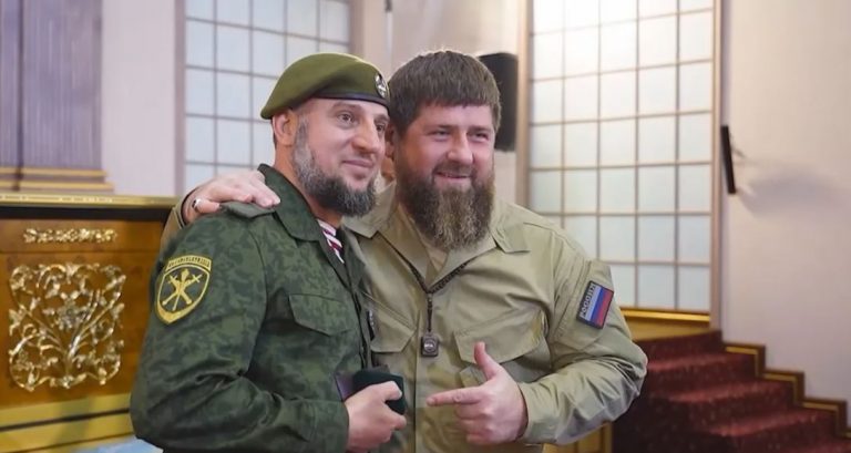 Succesiunea | Cum a ieșit și reintrat în grațiile dictatorului cecen un posibil înlocuitor al său. Acum îl ajută pe Kadîrov să-și salveze de Putin armata personală