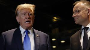 Trump l-a asigurat pe Andrzej Duda că va sprijini Polonia/ Președintele polonez a propus ca statele NATO să cheltuiască cel puțin 3% din PIB pentru apărare