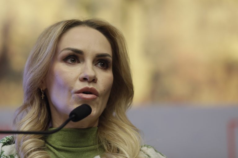 Gabriela Firea şi-a depus candidatura pentru Primăria Capitalei: Propunem o administraţie dinamică şi o colaborare cu toţi colegii de la sectoare, indiferent de culoarea politică