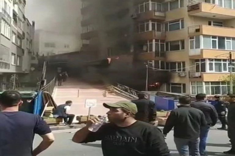 Tragedie la Istanbul: 29 de persoane au murit într-un incendiu care a izbucnit în timpul reparaţiilor de la un club de noapte aflat la parterul unui bloc de locuinţe