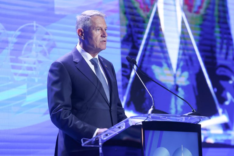 Ambasada SUA: Decizia preşedintelui Iohannis de a-şi retrage candidatura este un exemplu al angajamentului de a asigura unitatea NATO