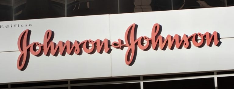 Africa de Sud retrage de pe piaţă loturi de sirop de tuse pentru copii ale Johnson & Johnson’s, din cauza unei toxine