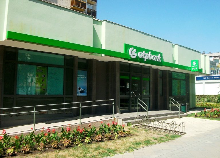 Consiliul Concurenţei analizează preluarea grupului OTP din România de către Banca Transilvania