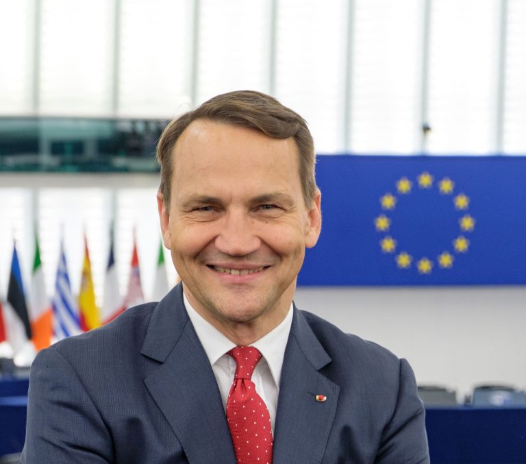 Radosław Sikorski: Ne place Mark Rutte, dar vom pleda pentru candidaţi din regiunea noastră la poziţii de top la NATO, UE şi ONU