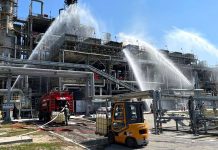Ucraina a reușit să lovească și și să incendieze cea mai mare rafinărie din Rusia