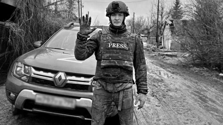 Corsepondent al Izvestia, ucis în Ucraina, într-un atac cu dronă