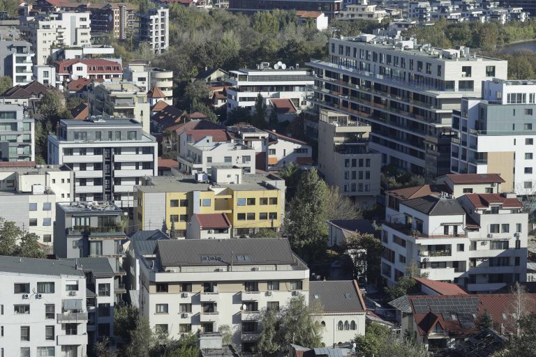 Avarie majoră în București, în reţeaua de termoficare operată de Termoenergetica / Aproape jumătate dintre blocuri, fără apă caldă