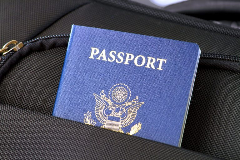 Comisia Europeană a prezentat propuneri pentru digitalizarea paşapoartelor şi a cărţilor de identitate