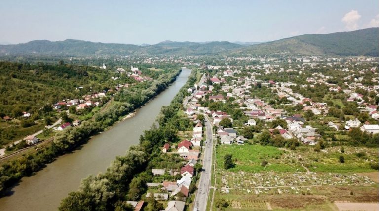 „Înșelător de aproape”. De teama mobilizării, unii ucraineni riscă să înoate până în România. Iar escrocii profită de această situație