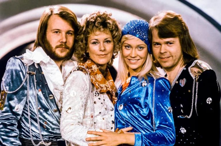 FOTO/VIDEO | Ordin regal suedez decernat membrilor legendarei trupe ABBA