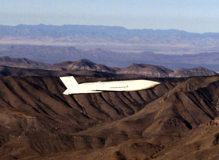 Polonia achiziţionează rachete americane cu rază de acţiune de 1000 de km