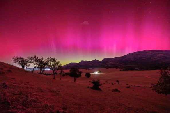 FOTO/VIDEO | Furtuna solară extremă şi aurore boreale spectaculoase continuă şi în restul weekendului