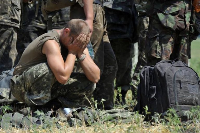 Armata lui Putin, văzută din interior | „Bucăți de corpuri atârnau de ramuri”. Mărturiile militarilor ruși aruncați în „mașina de tocat carne”