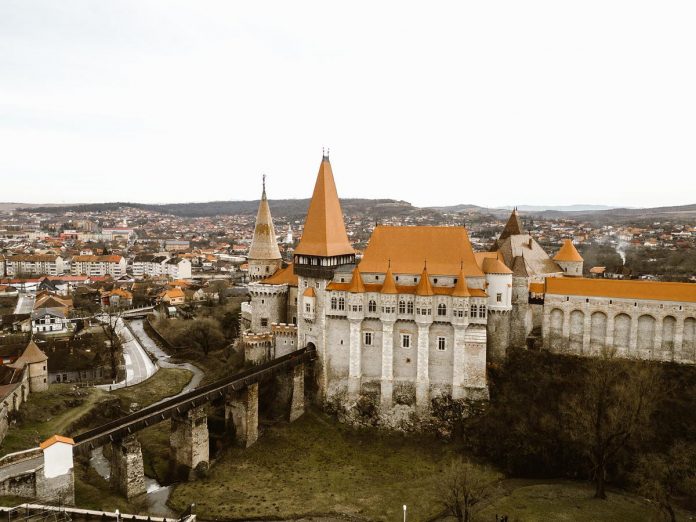 Castelul Corvinilor