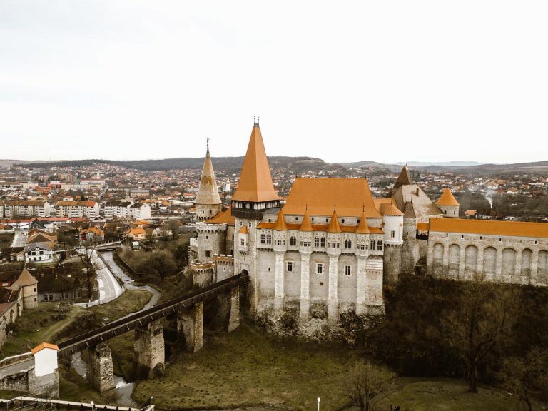 Fiecare pas spune o poveste. A fost lansat programul „România Atractivă”