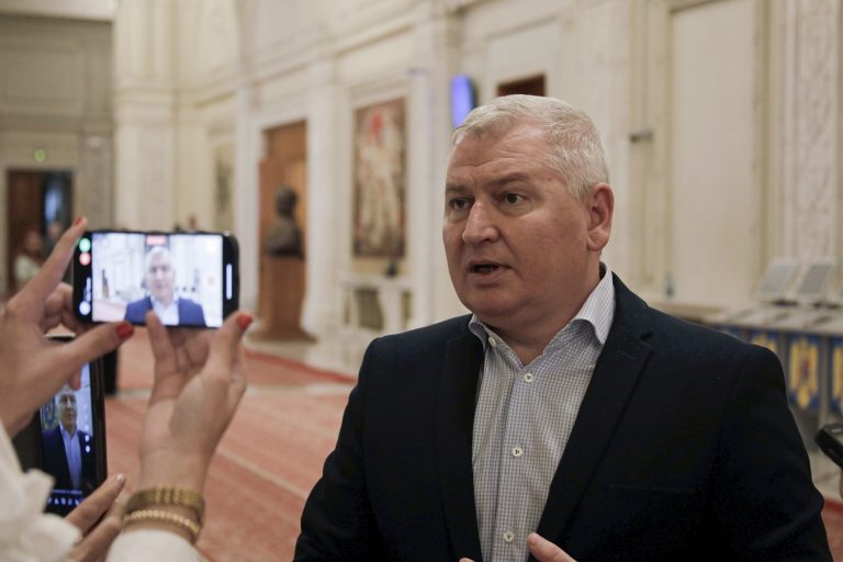 Ce spune raportul INML în cazul lui Florin Roman / Liberalul depune plângere la Parchetul General după conflictul cu Vîlceanu