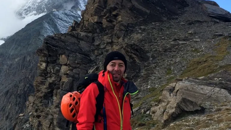 Un alpinist român a murit pe Everest. Gabriel Ţabără avea 48 de ani