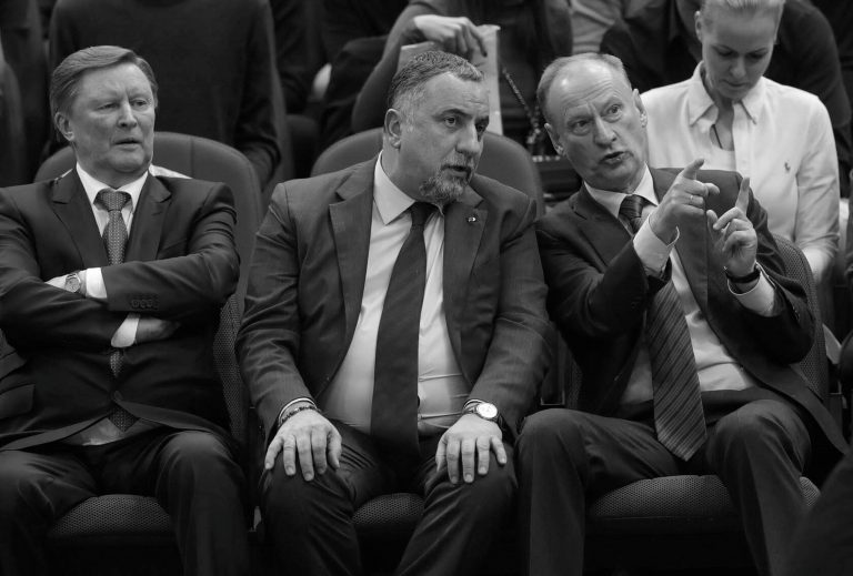 Clanul și butoanele. Ce se întâmplă cu protejații din FSB ai lui Patrușev, după mutarea sa la „construcții navale”