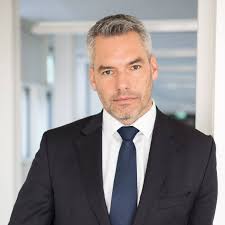 Austria va face lobby în UE pentru un plan în stilul Londrei de a trimite solicitanţii de azil în Africa