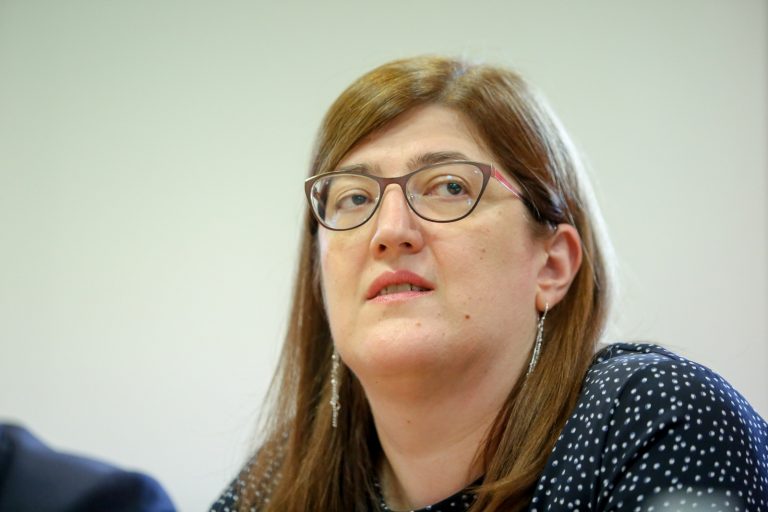 Fost ambasador al SUA o acuză pe Manuela Catrina, numărul 2 în DNSC, de relaţii apropiate cu China
