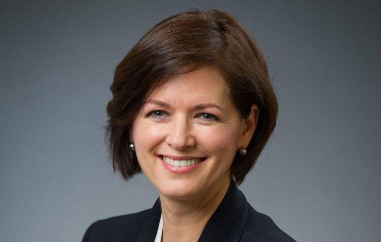 Margaret Franklin, preşedinte şi director general CFA Institute: Vieţile noastre personale şi profesionale vor fi perturbate de Inteligenţa Artificială