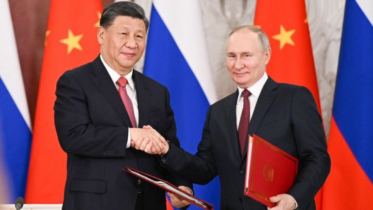 Orașul chinez de frontieră care menține economia Rusiei pe linia de plutire