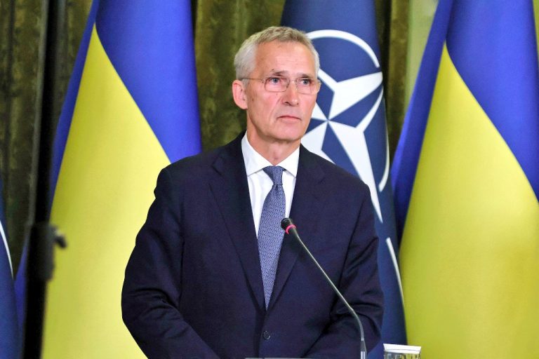 Stoltenberg: Ucraina are mâinile legate dacă nu poate ataca Rusia cu armele aliaţilor