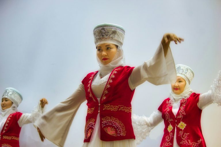 Păzește-ți limba. Cum rezistă Kârgâzstanul și Kazahstanul la influența lingvistică a Rusiei