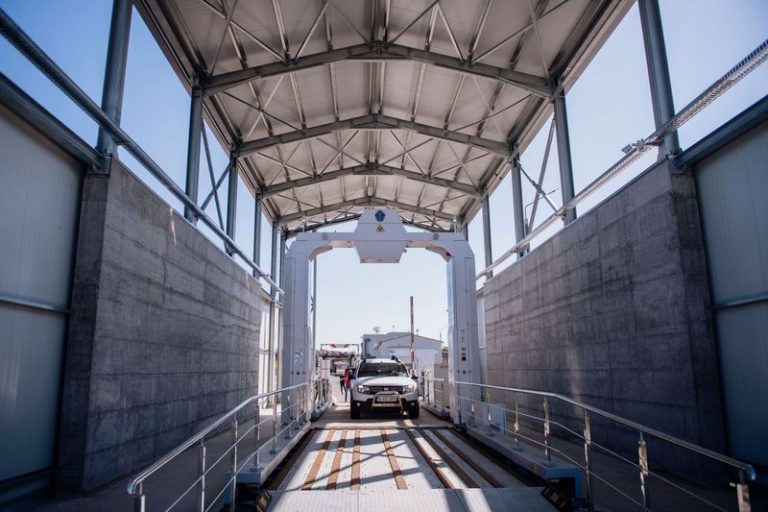Primul scaner cu raze X pentru verificarea transporturilor, inaugurat la Biroul Vamal Galaţi-Giurgiuleşti / Ministrul Finanţelor: În special, ne concentrăm pe consolidarea luptei împotriva contrabandei