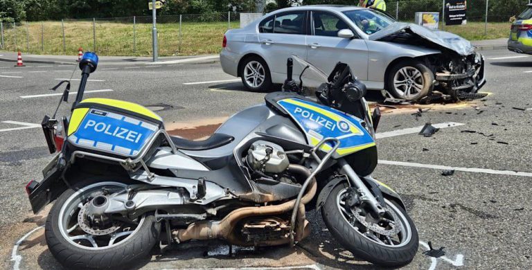 FOTO | Un ofiţer german de poliţie care făcea parte din escorta premierului Ungariei, Viktor Orban, la Stuttgart, a murit într-un accident rutier. Un altul a fost rănit grav