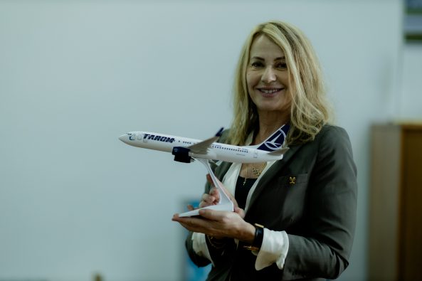 FOTO | Aeronava TAROM care va purta sportivii români la Jocurile Olimpice de la Paris, redenumită „Nadia Comăneci”