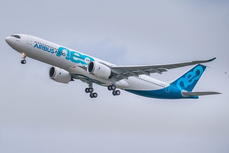 Bloomberg: Airbus vrea să vândă în China peste 100 de aeronave de mari dimensiuni