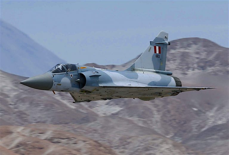 Franţa va furniza Ucrainei avioane de luptă Mirage, anunţă preşedintele Macron
