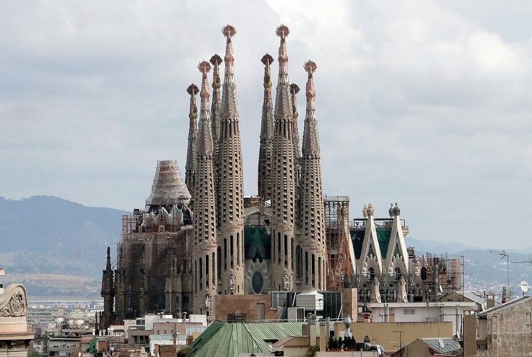 Barcelona vrea să elimine închirierea apartamentelor pentru turişti până în 2029