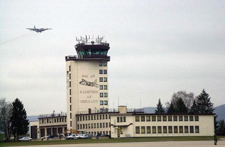 Stare de alertă sporită la mai multe baze militare americane, inclusiv din România, pe fondul unei posibile ameninţări teroriste