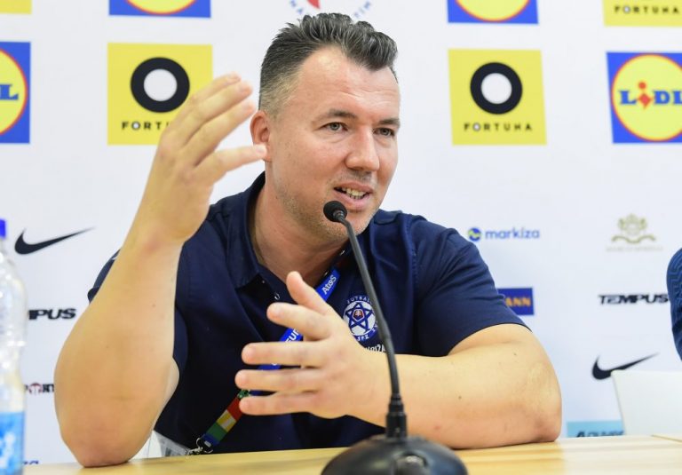 Euro 2024: Slovacii l-au trimis pe bucătarul echipei la conferinţa de presă de luni