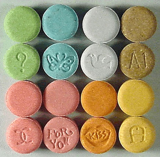 Experţii americani examinează utilizarea drogului MDMA (ecstasy) ca posibil tratament împotriva sindromului de stres posttraumatic