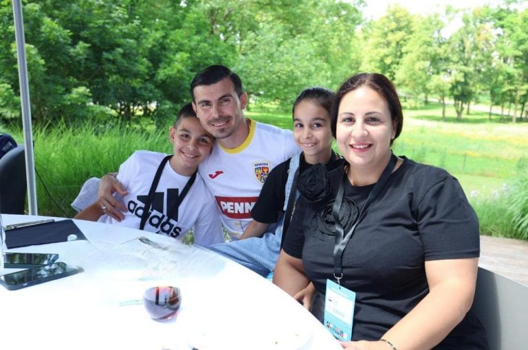Moment emoționant pentru tricolori. Jucătorii naţionalei s-au bucurat de o după-amiază alături de familii în cantonamentul de la Würzburg