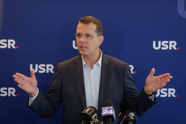 Ionuţ Moşteanu: S-a decis ca Guvernul să îşi asume răspunderea pe cinci pachete separate: Există şi un precedent, pe vremea lui Boc
