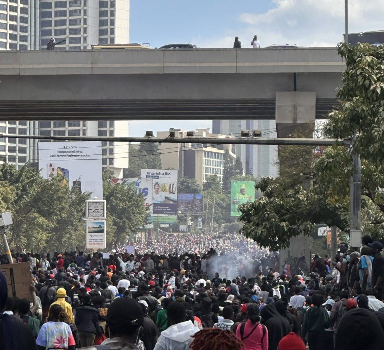 Protestele din Kenya se intensifică. Cel puţin cinci persoane au murit