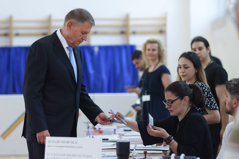 Alegeri prezidenţiale 2024 | Klaus Iohannis, mesaj pentru români: Să poftească toţi la vot!