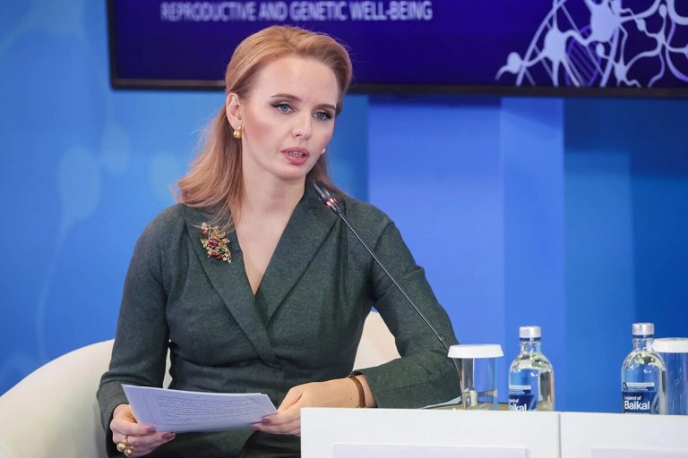 Apariție surprinzătoare a fiicelor lui Putin la Forumul Economic de la Sankt Petersburg