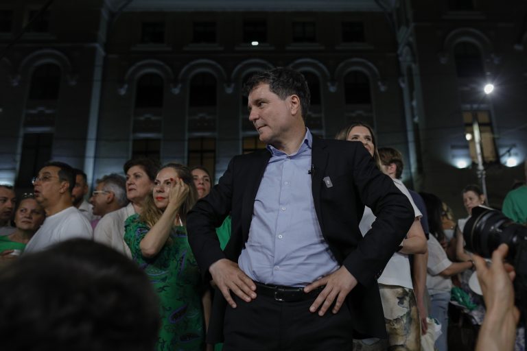 Nicuşor Dan spune că nu se retrage din cursa pentru prezidenţiale: Foarte curând o să lansez un site de donaţii pentru această campanie. Un buget ar trebui să fie de 2-3 milioane de euro