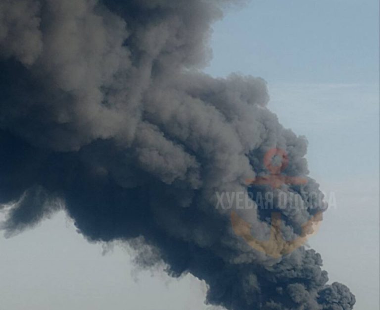 Un nou atac rus cu rachete asupra oraşului-port Odesa. Patru răniţi şi un incendiu de proporţii