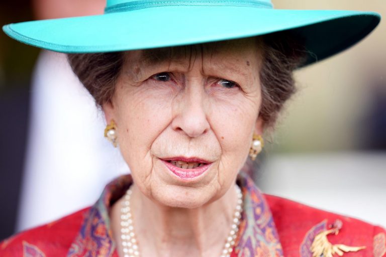 Prinţesa Anne, sora regelui Charles, internată cu „răni minore şi comoţie cerebrală” după un incident