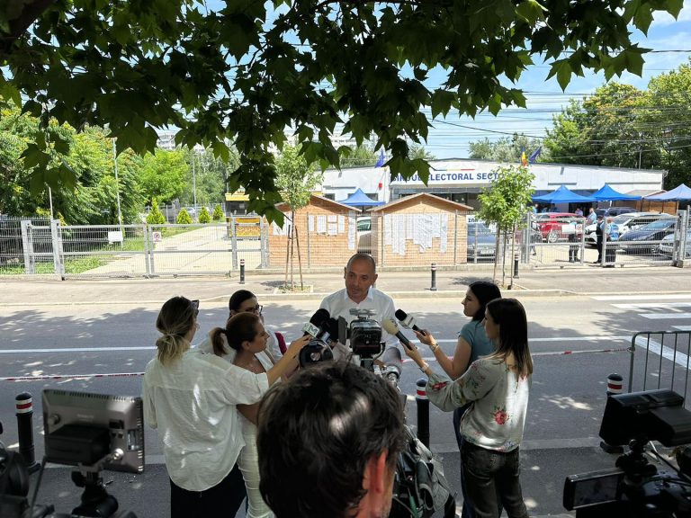 Radu Mihaiu depune plângere penală împotriva Biroului Electoral Sector 2 pentru abuz în serviciu şi instigare la fals în acte publice